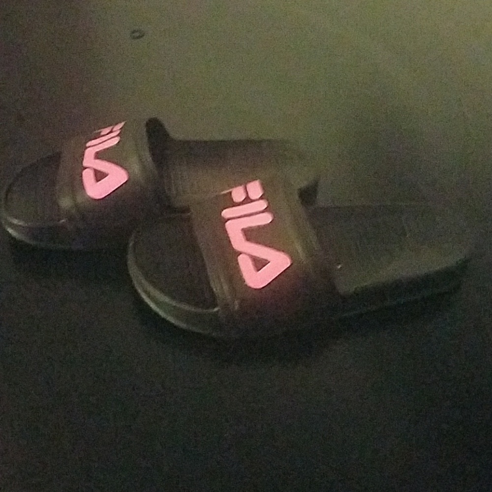 Slippers - Picture 2 of 4
